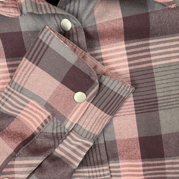 Flylow Brigette Tech Flannel in Shark Plaid Pink Purple Snap Close Size Small - Picture 5 of 13